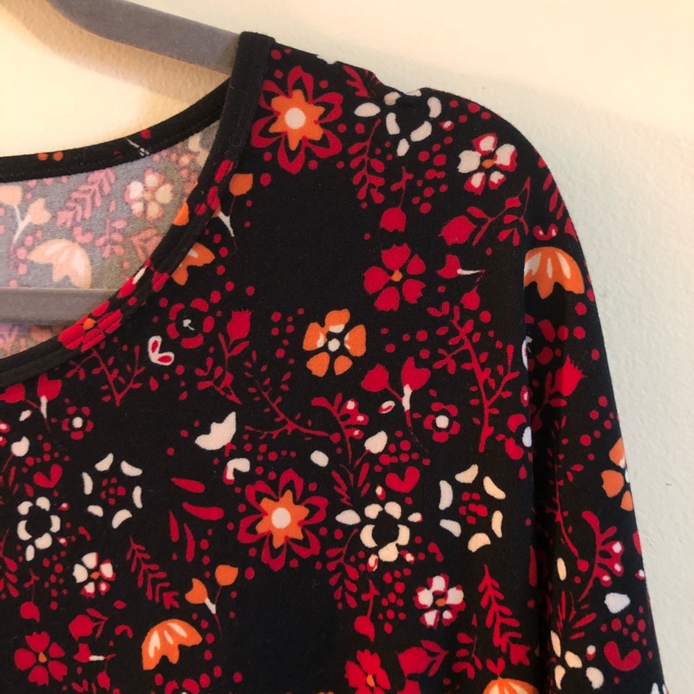 LulaRoe Black Flowery Large Irma